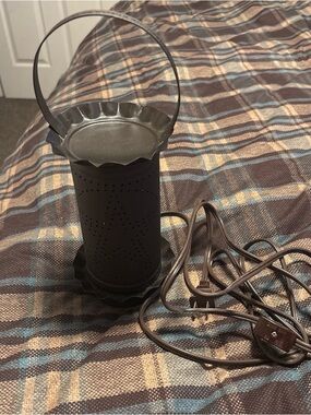 Black Metal Electric Wax Warmer Accent Light